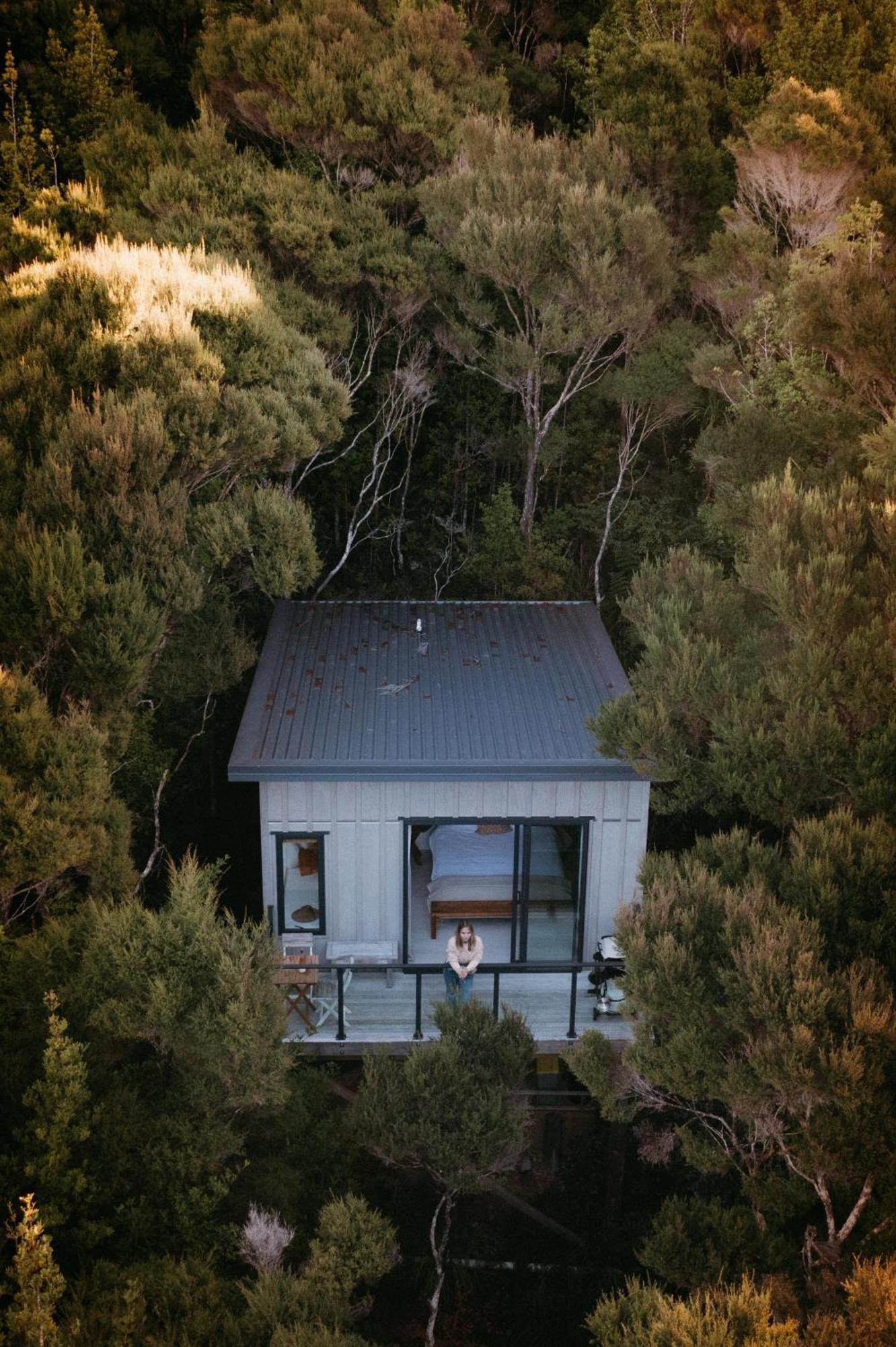 Treehouse Hideaway At Rekindle Tree Houses Opua Eksteriør billede